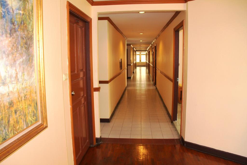 Shagwell Mansions Hotel Pattaya Bagian luar foto