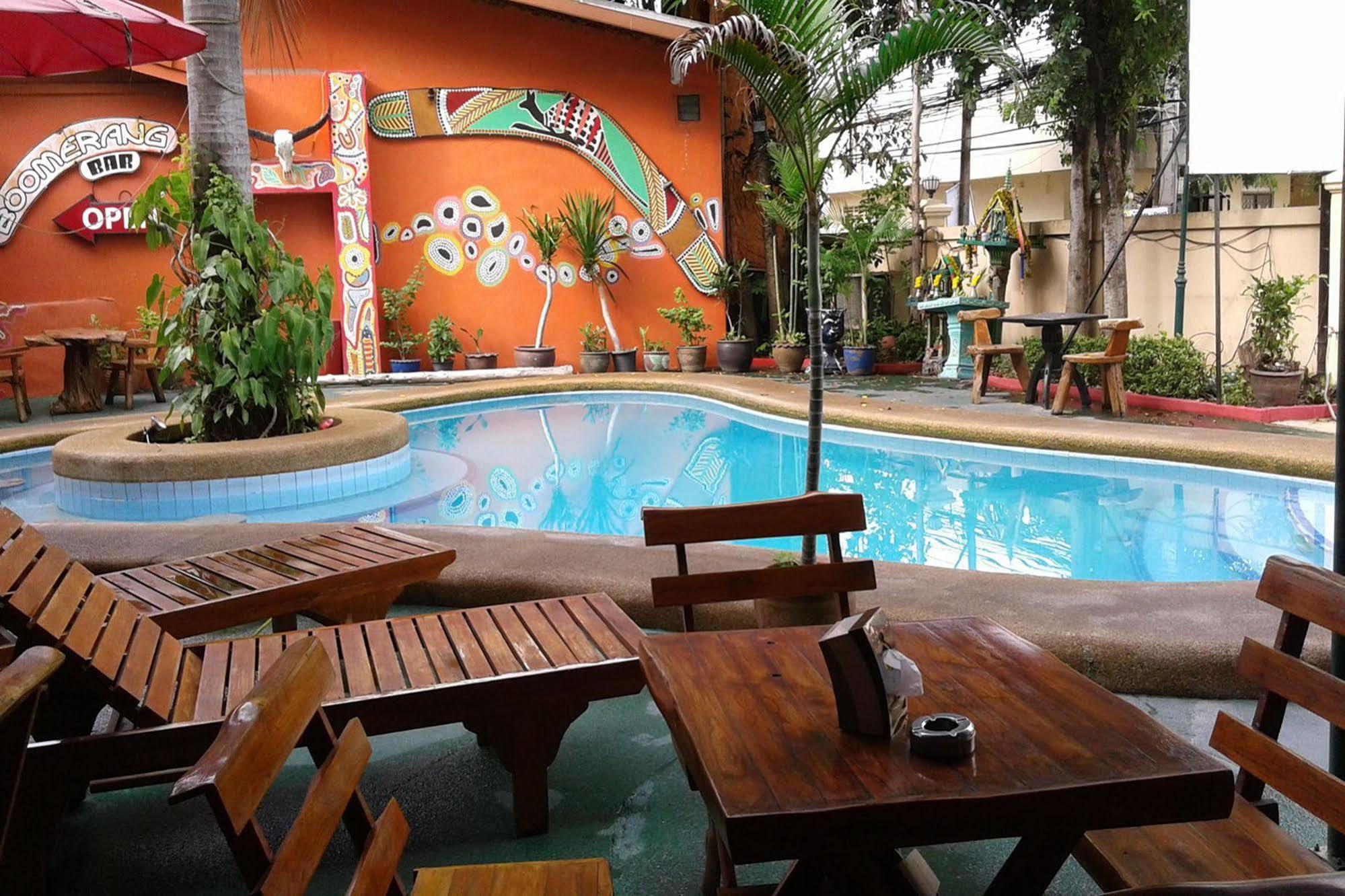Shagwell Mansions Hotel Pattaya Bagian luar foto