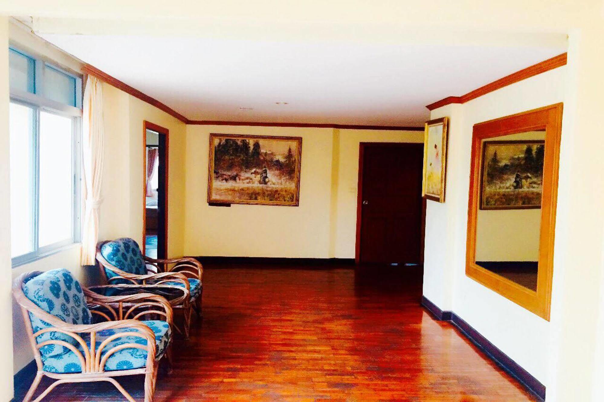 Shagwell Mansions Hotel Pattaya Bagian luar foto