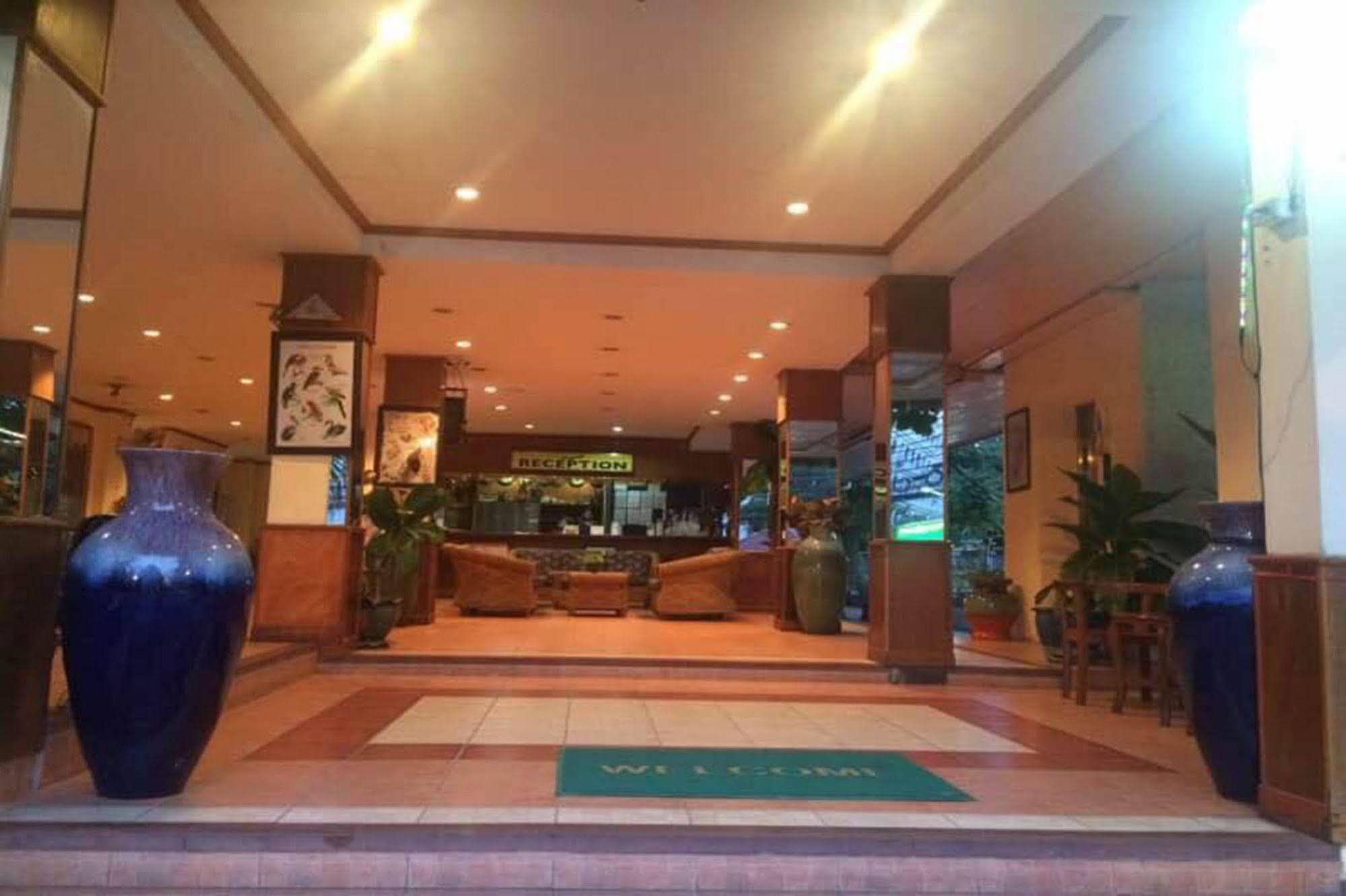 Shagwell Mansions Hotel Pattaya Bagian luar foto