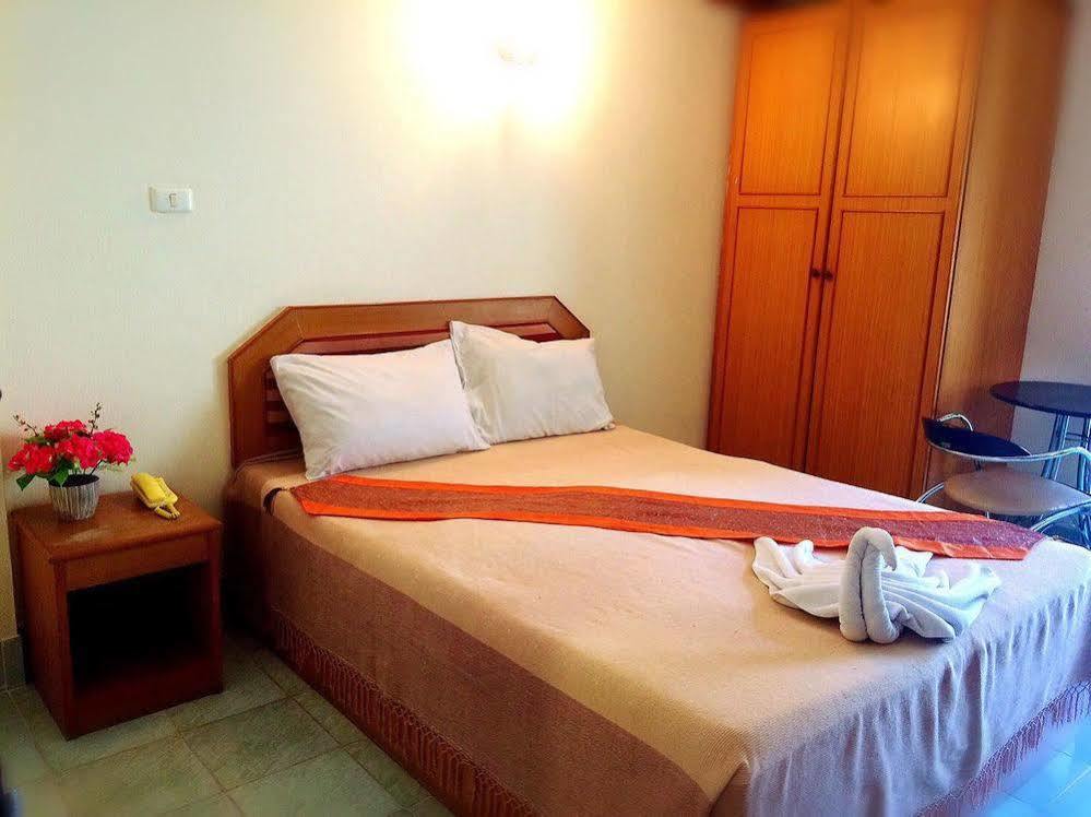 Shagwell Mansions Hotel Pattaya Bagian luar foto